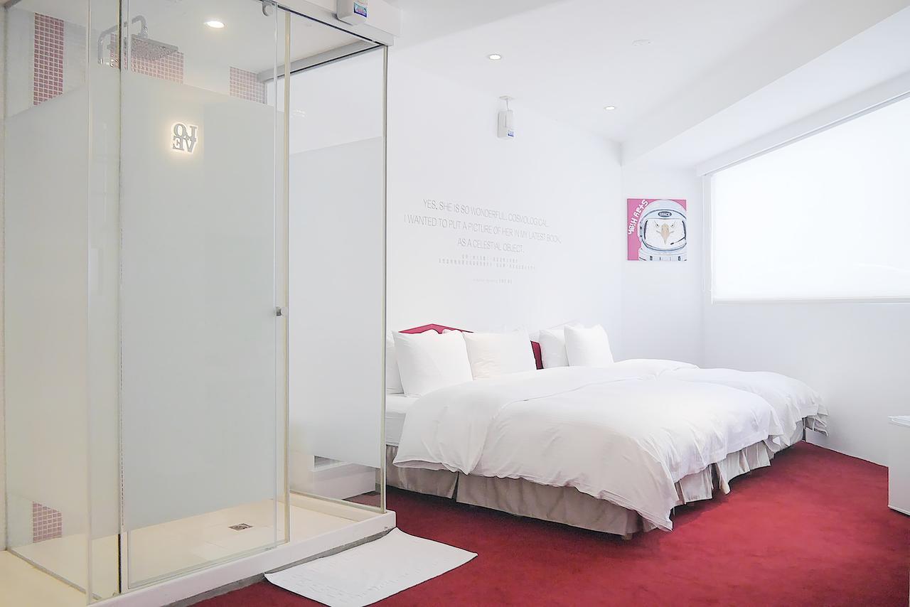 Time Flyer Hotel Taichung Esterno foto