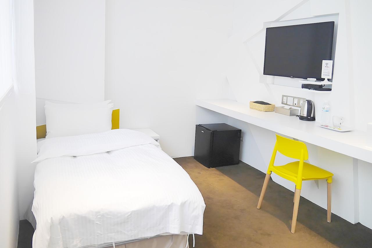 Time Flyer Hotel Taichung Esterno foto