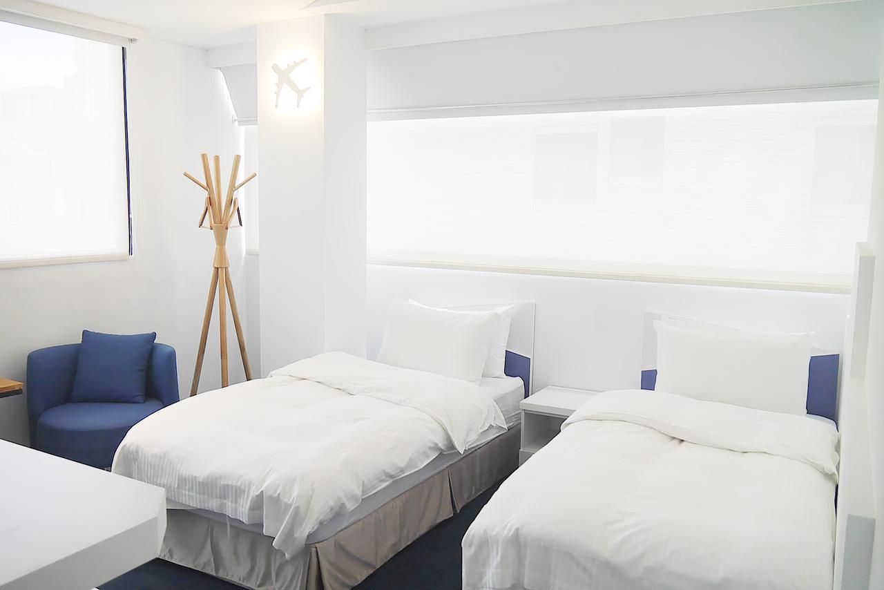 Time Flyer Hotel Taichung Esterno foto