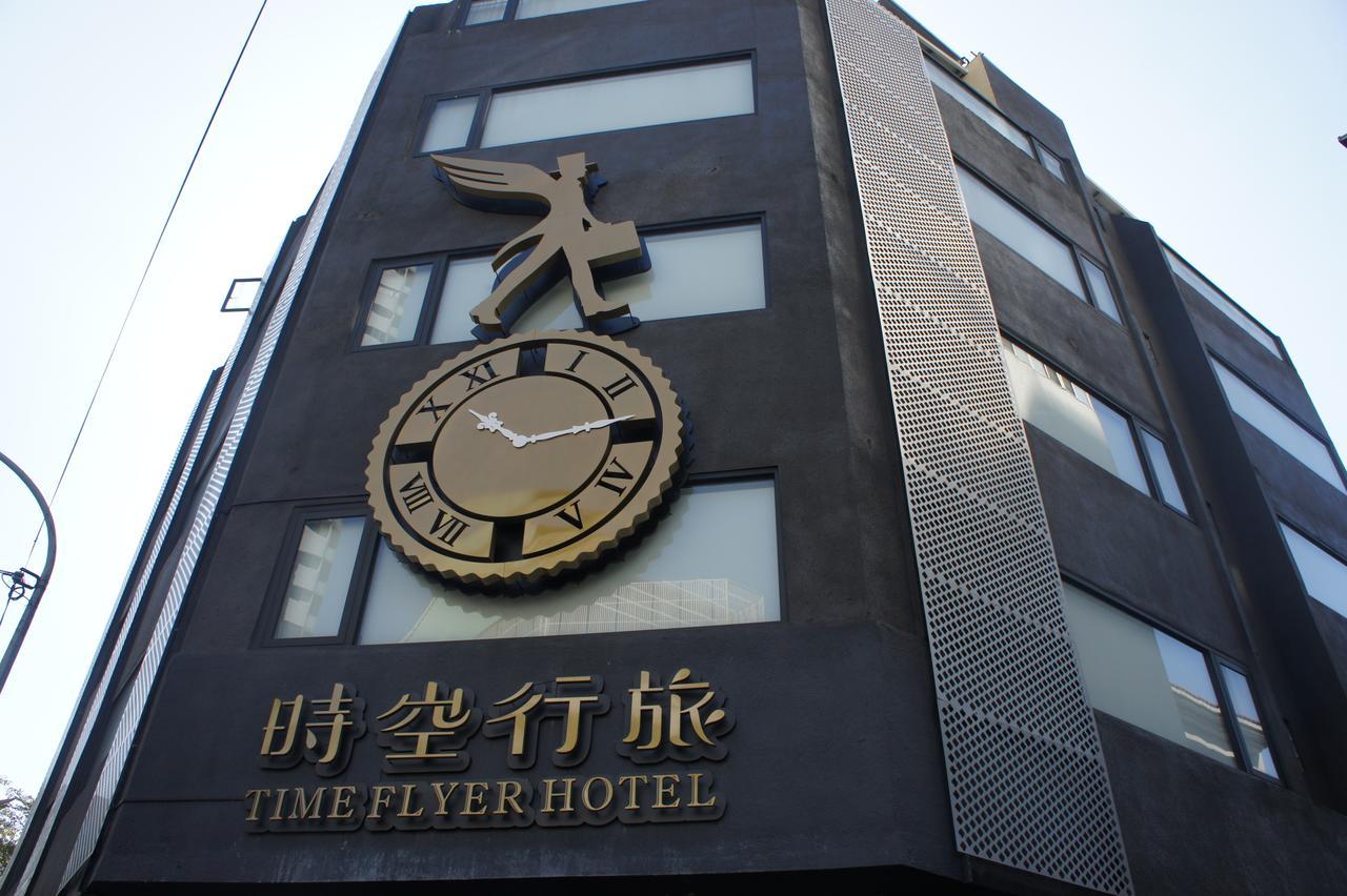 Time Flyer Hotel Taichung Esterno foto